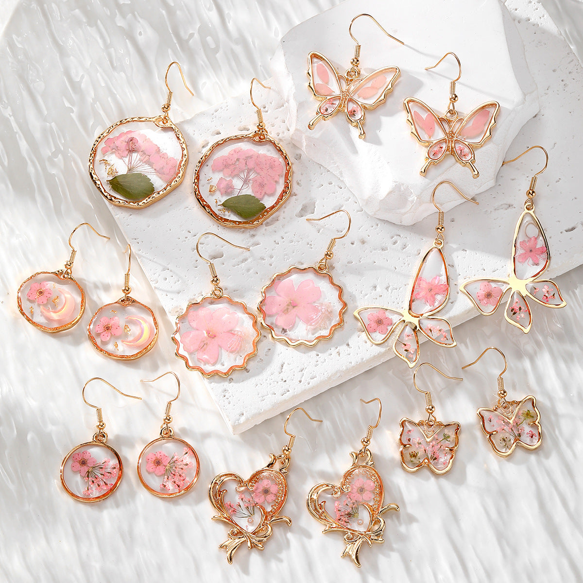 Irregular lace dried flower earrings